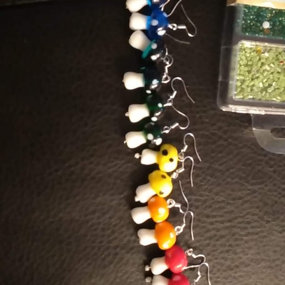 Handmade Mushroom Earrings lamp work glass beads - Picture 4 of 4